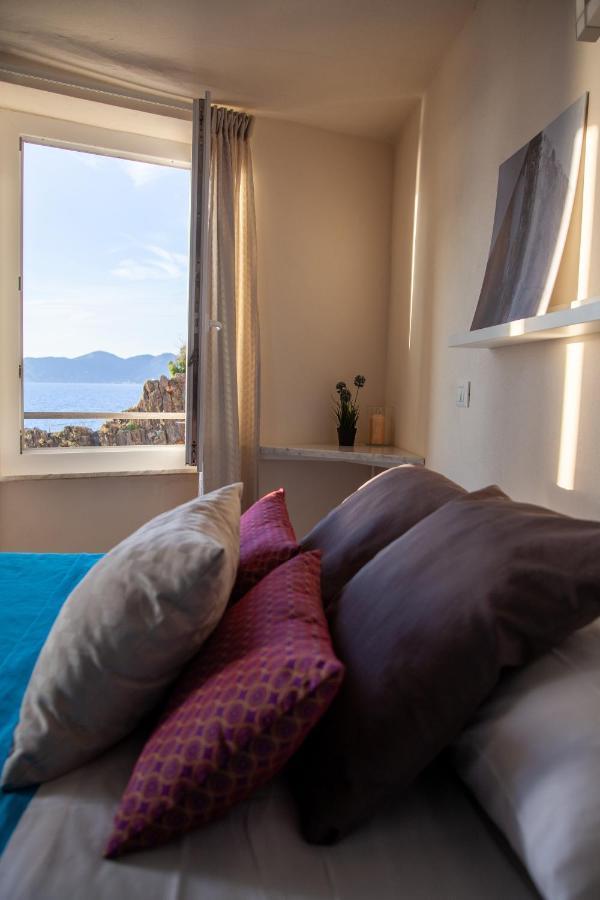 Ciao Bella Seafront Apartment Riomaggiore Bagian luar foto